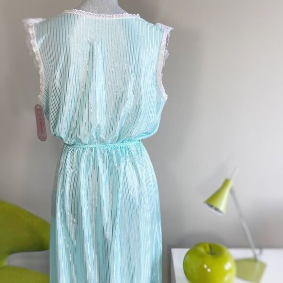Nwt vintage lingerie teal nightgown chemise. Sea foam vintage dressing gown - Picture 10 of 15
